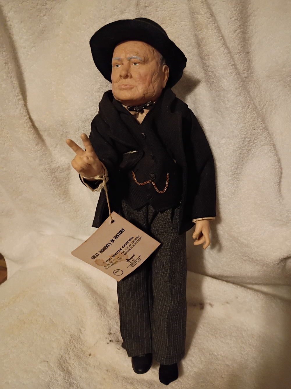 Handcrafted Black-Clad Figurine Winston ChurchSculpture - Vintage-Style Home Art